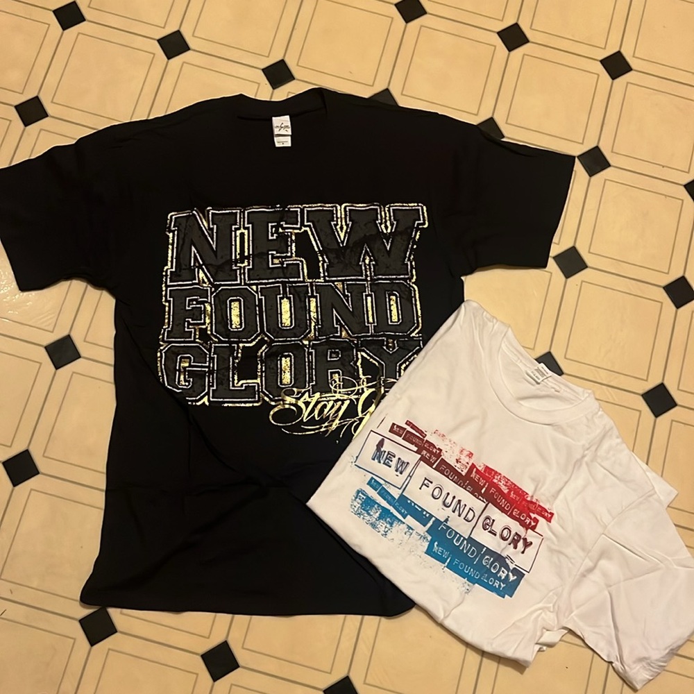 🎼 Bundle of New Found Glory band shirts size Medium EUC
